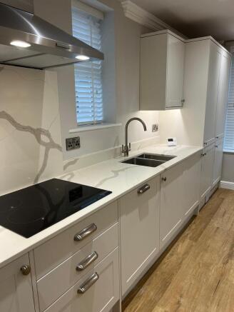 2 bed Apartment to rent Image 6