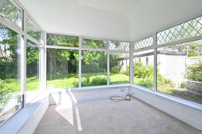 3 bed Detached Bungalow to rent Image 5