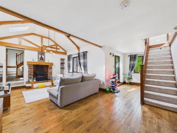 4 bed Detached for sale Image 6