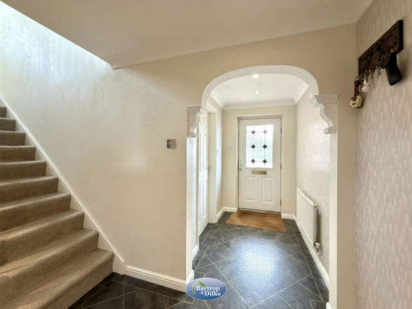 5 bed Detached for sale Image 5