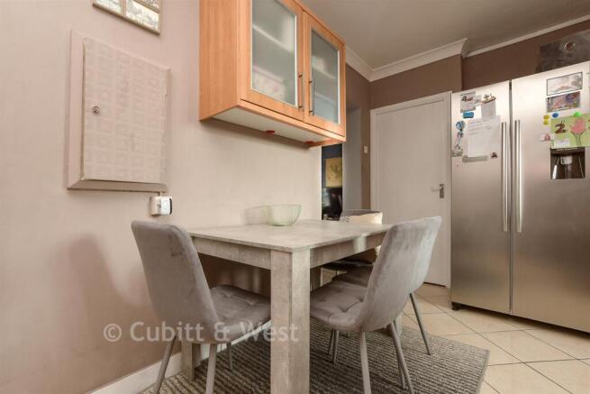 Kitchen/Entrance Area