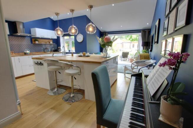 KITCHEN/DINER