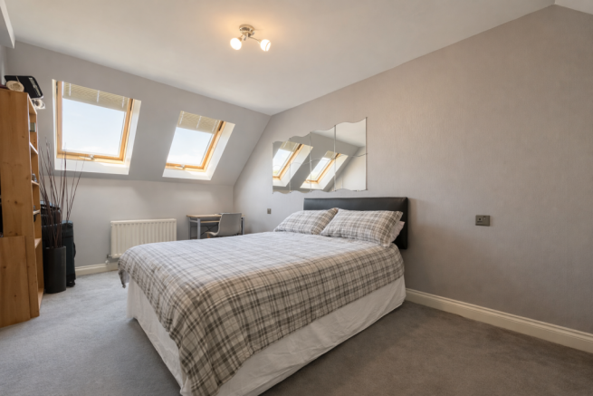 6 bed Detached for sale Image 12