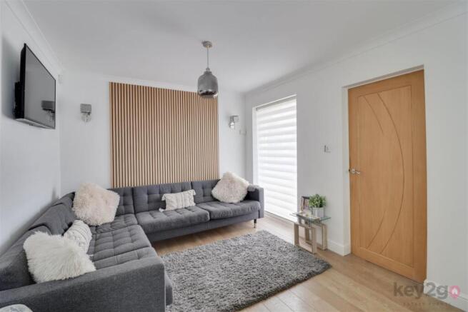 4 bed Detached for sale Image 7