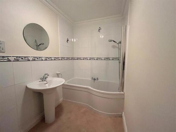 The STeeples Bathroom.jpg