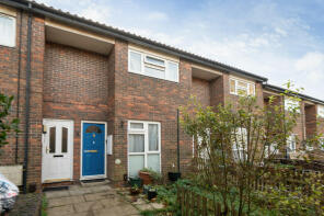 32, Standale Grove, Ruislip HA4 7UB