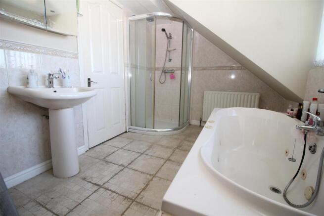 En-suite Bathroom