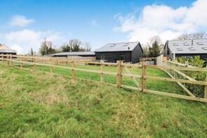 3, Robins Barns, Colmworth Road, Little Staughton MK44 2FG