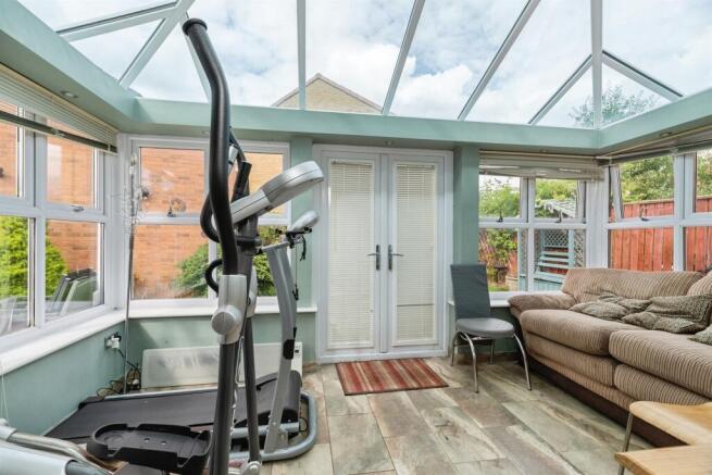 4 bed Detached for sale Image 7