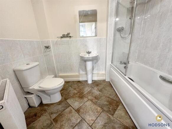 2 bed Apartment to rent Image 10