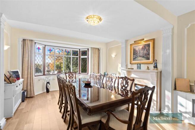 Lee Grove, Chigwell, Essex, IG7 photo 4