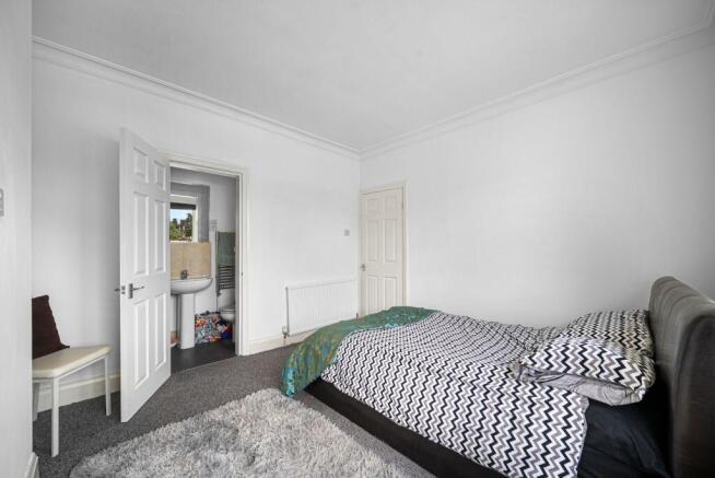 3 bed Terraced for sale Image 7