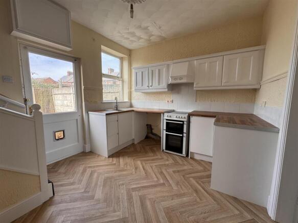 2 bed Terraced to rent Image 11