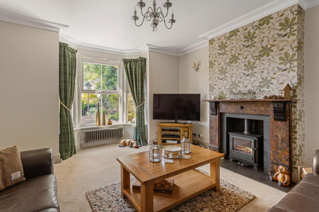 5 bed Detached for sale Image 5