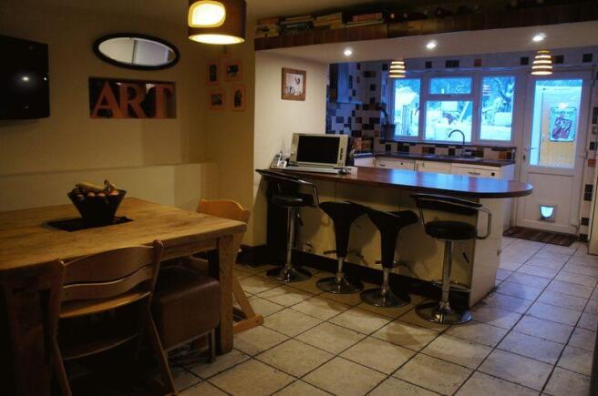 KITCHEN / DINER