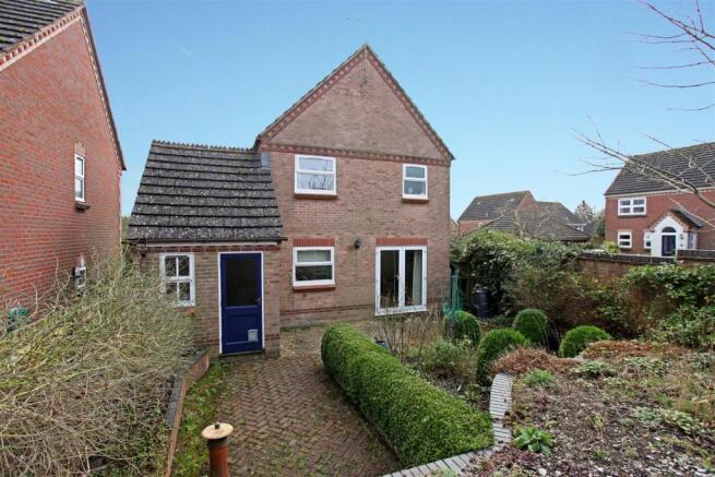 1 Walnut Close 16101