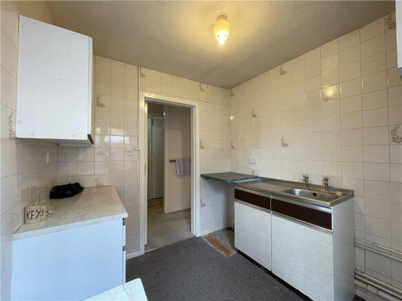 Kitchen 2.jpg