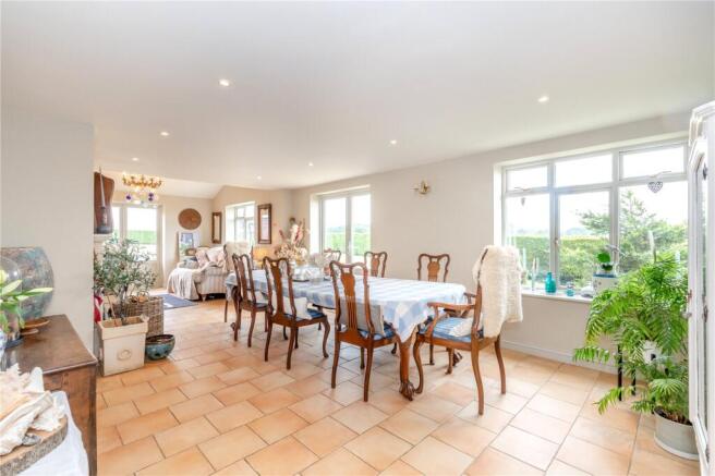 4 bed Detached for sale Image 6