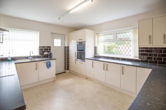 3 bed Detached Bungalow for sale Image 5