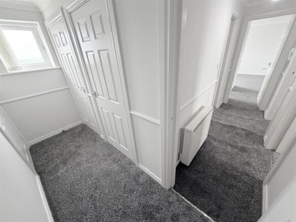 ENTRANCE & HALL