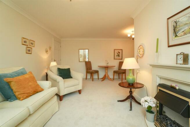 Dining Lounge