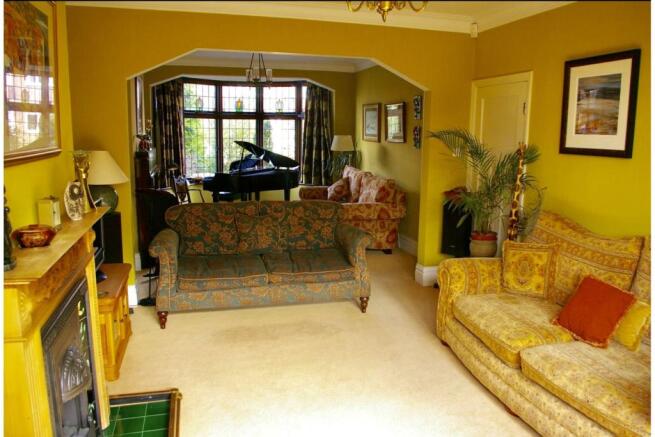 Lounge/Dining Room