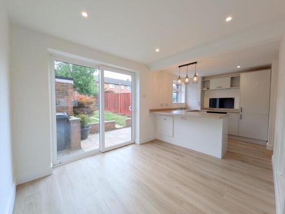 3 bed Terraced for sale Image 5
