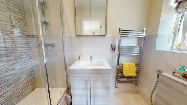 EN SUITE