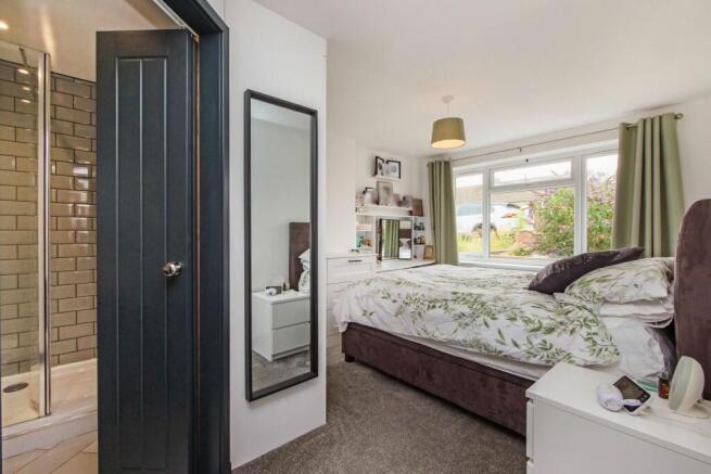 2 bed Semi-Detached Bungalow for sale Image 11