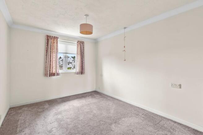 2 bed Flat for sale Image 9