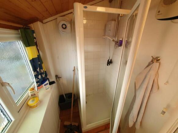 Ground floor bathroo