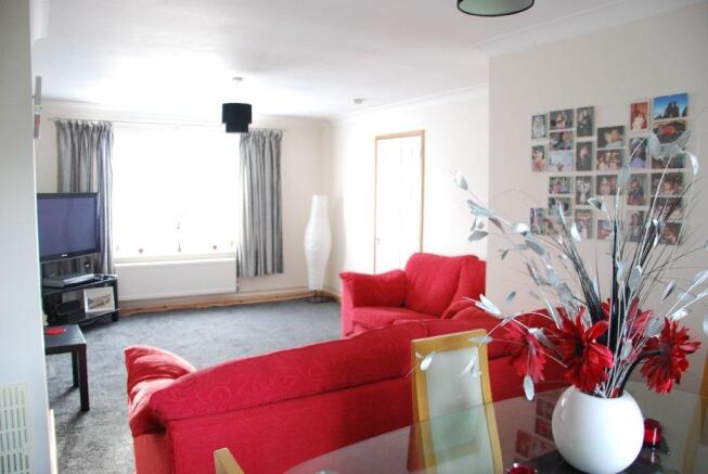 LOUNGE/DINER