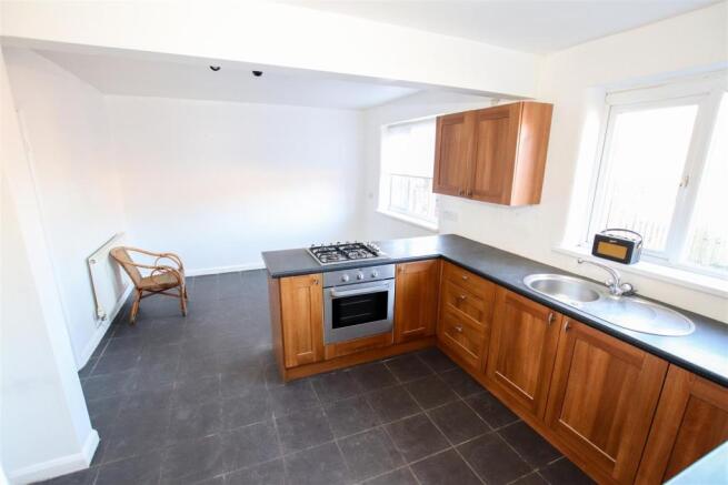 FITTED KITCHEN / DINING ROOM