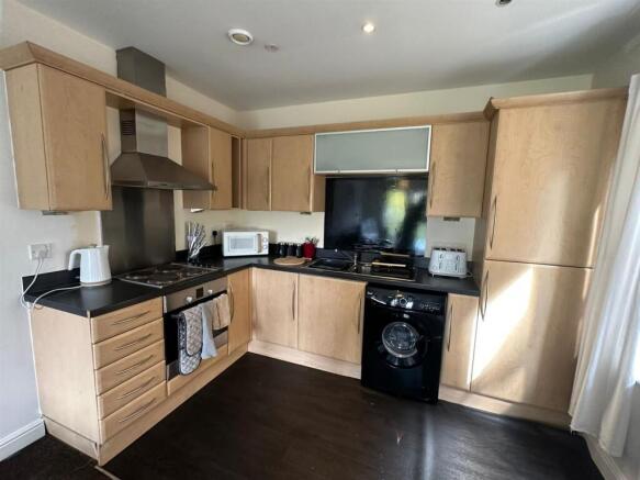 kitchen 2.jpg