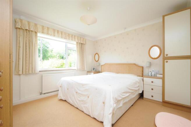 BEDROOM.jpg