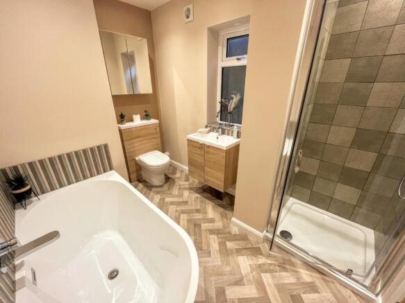 BATHROOM/W.C