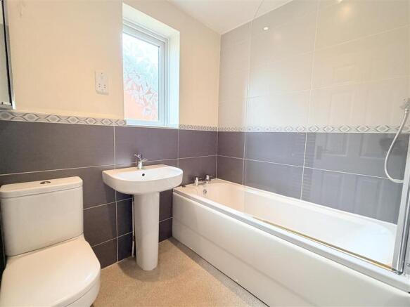 2 bed Semi-Detached for sale Image 7