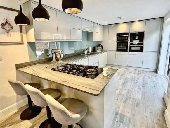 Kitchen/Dining Room