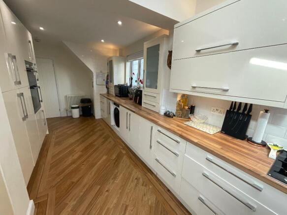 KITCHEN/DINING/FAMILYROOM: 22'8X19'6