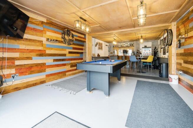 Bar/Garden Room