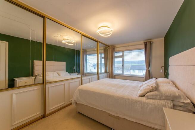 11 Hazel Close-2.jpg