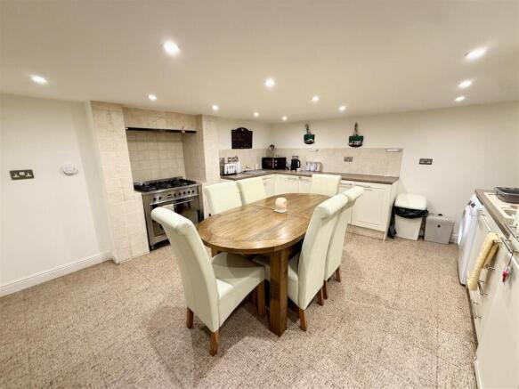 2 bed Terraced for sale Image 4