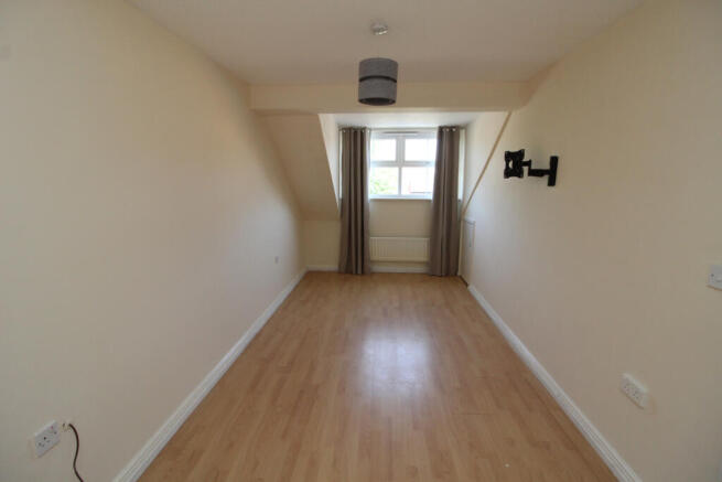 3 bed Semi-Detached to rent Image 8