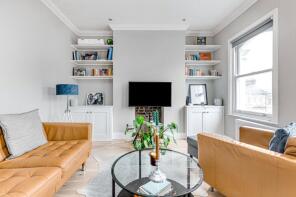 35, Ilminster Gardens, London SW11 1PJ