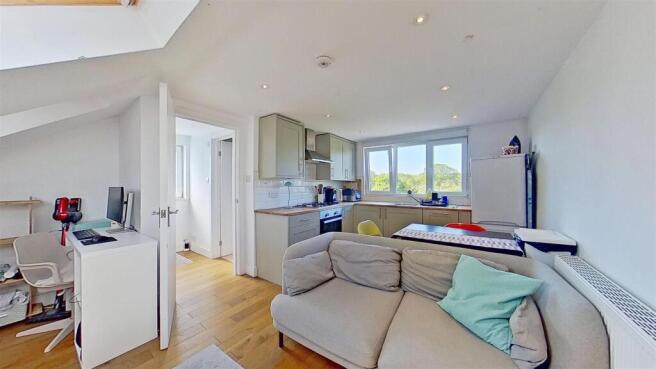 Durnsford-Road-Wimbledon-SW19-04232026_182627.jpg