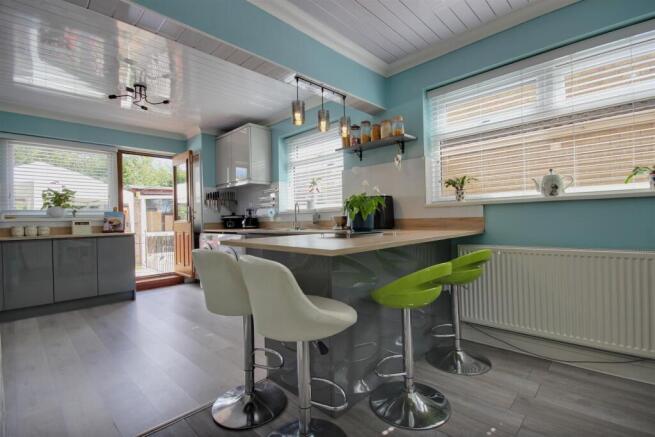 3 bed Semi-Detached Bungalow for sale Image 5
