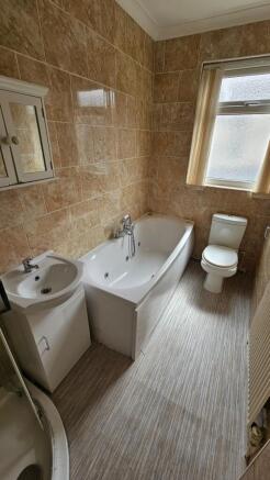 2 bed Terraced to rent Image 12