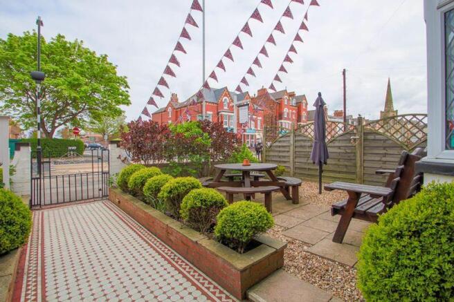 7 bed Semi-Detached for sale Image 7