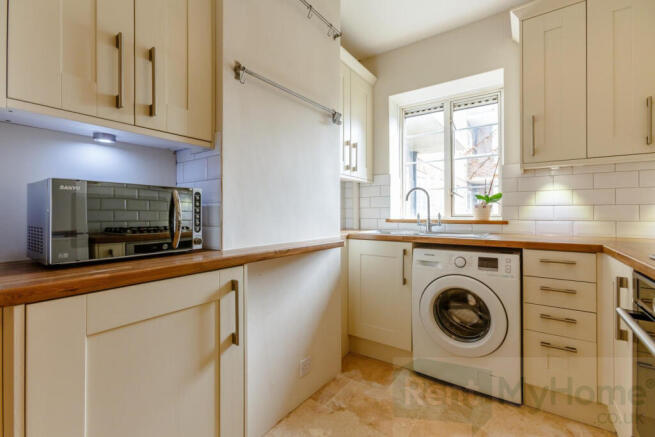 8361638-interior01.jpg