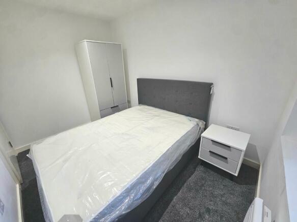 1 bed Apartment to rent Image 5